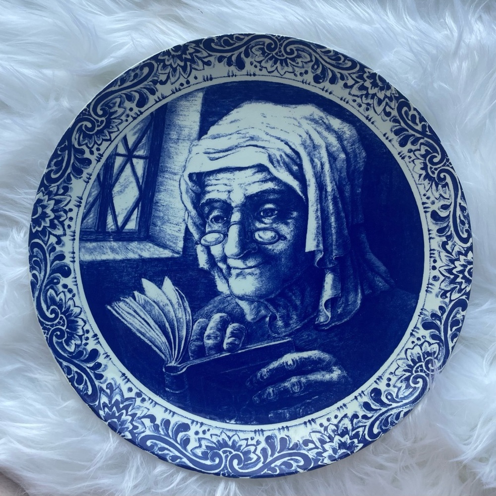 Vintage Delfts Boch Freres La Louviere Belgium Woman Plate blue/white decoration